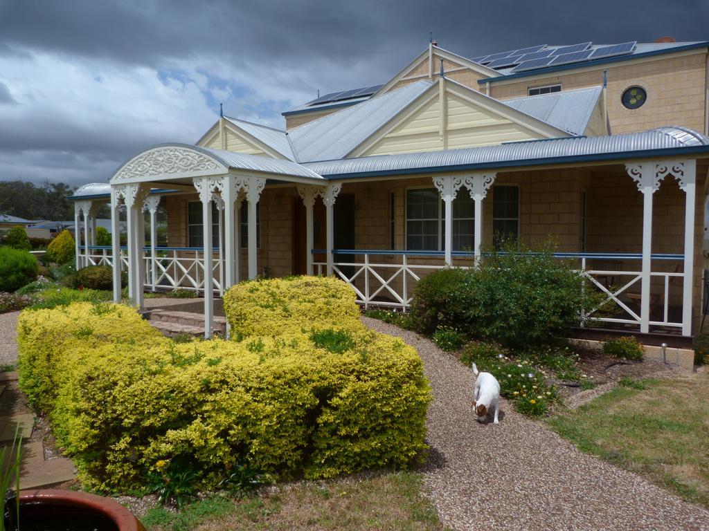 Grovely House Bed & Breakfast Stanthorpe Dış mekan fotoğraf
